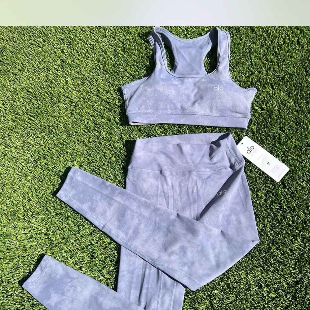 ALO Yoga Light Purple Activewear Set